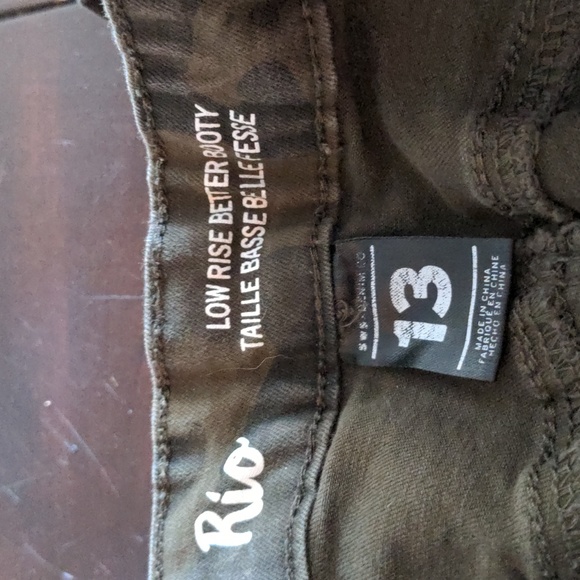 Rio low rise better booty camo jeans - Picture 2 of 4